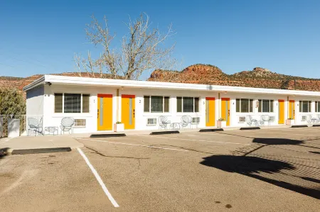 Quail Park Lodge Отели в г. Канаб