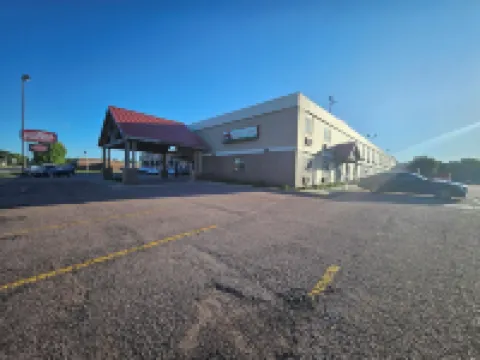 Prairie Inn Hotels in Clay County