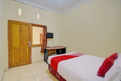 OYO 92964 Kost 99 Hotels in Talawaan