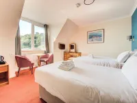 Onich Hotel & Lochside Beach Pods Hotels in Fort William