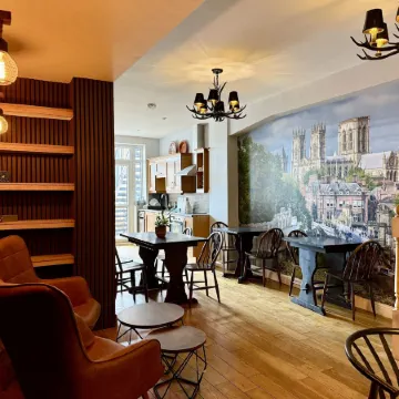 The Crescent Guest House Отели рядом с достопримечательностью «Монастырь-музей Бар»