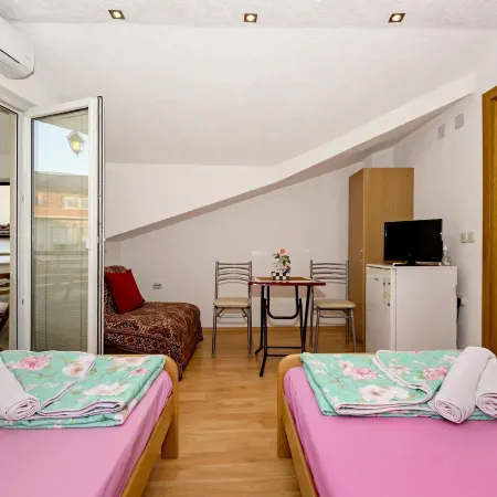 Bogdanoski Studios & Guest Rooms