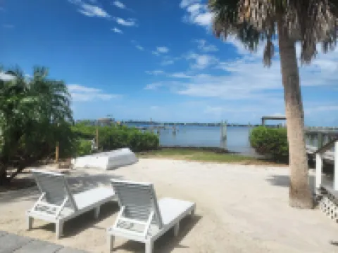 Paradise Cove at Lemon Bay