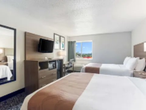 Quality Inn & Suites Hotels in Ferdinand