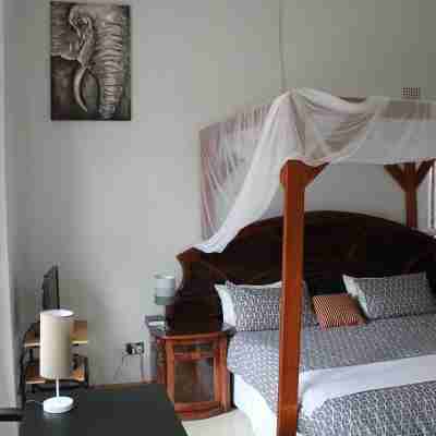 Blue Lagoon Lodge Blantyre Rooms