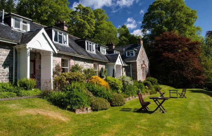 The Cnoc Hotel