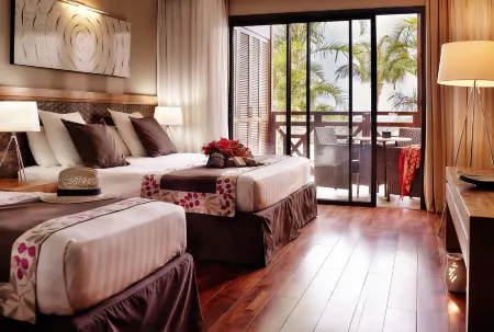 Iloha Seaview Hotel Отели рядом с достопримечательностью «Келония»