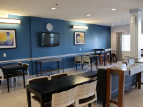 ไมโครเทล อินน์แอนด์สวีทส์ บายวินด์แฮม โคลัมบัส/ใกล้ฟอร์ตมัวร์ โรงแรมในโคลัมบัส