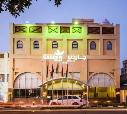 Garden Plaza Hotel - parking