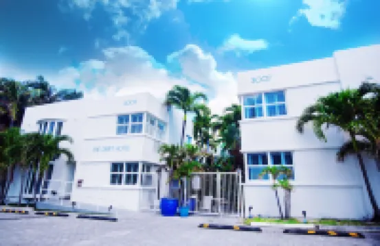 The Drift Hotel Hotels near Las Olas Beach