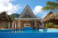 Little Polynesian Resort - piscina