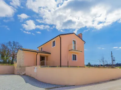 Villa in Kma?I?I with Private Pool