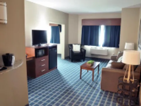 Brookstone Lodge & Suites Hotels in Algona