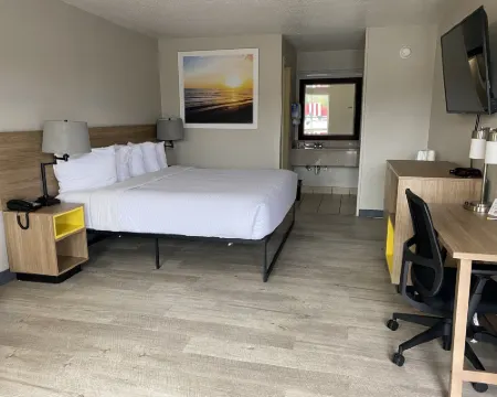 Days Inn by Wyndham Brunswick/St. Simons Area Hotels in Dock Junction