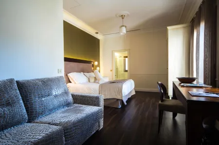 Hotel Hostal Cuba Отели рядом с достопримечательностью «Университет Балеарских островов»