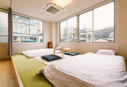 텐 아파트먼트 호텔 근처 다이묘 거리 풍경