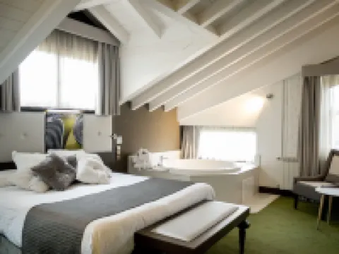 Costa Esmeralda Suites Hotels in Suances