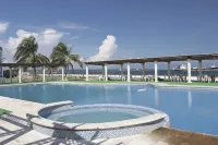 New Washington Hotel - Pools