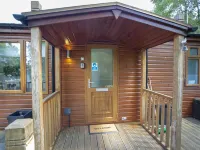 Felmoor Park Northumberland Lodge with Hot Tub - 4 Hotels in Thirston