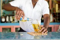 Bay Gardens Hotel - bar