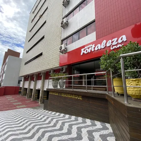 Hotel Fortaleza Inn Отели рядом с достопримечательностью «Пляж Мукурипи»