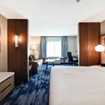 Fairfield Inn & Suites Plymouth Отели рядом с достопримечательностью «Plymouth Mayflower»