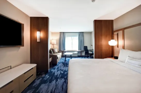 Fairfield Inn & Suites Plymouth Hotels near Plimoth Grist Mill