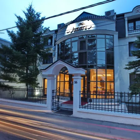 Garni Hotel Vozarev