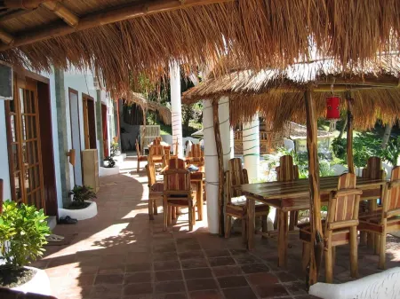 Dolphinbay Beachfront & Dive Resort