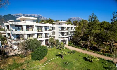 Apartments Kuce Lekovica Beach & Snack Bar- Bistro Hotel a 