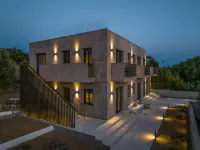 Topos Suites