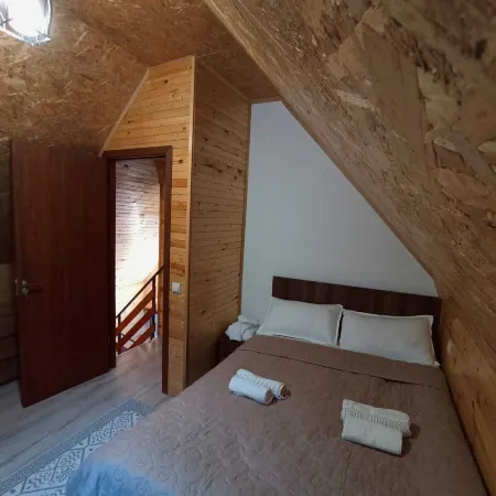 Mountain Flower Cottage Отели в г. Степанцминда