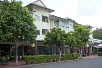 Mantra in the Village Port Douglas Hotel a Mossman