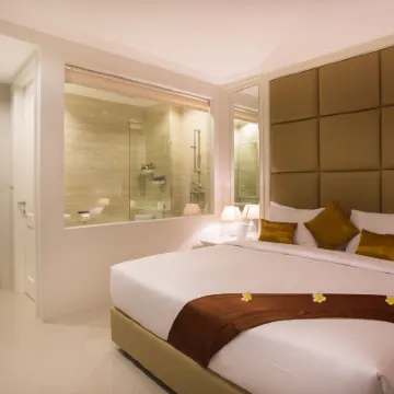 Amalfi Hotel Seminyak Hotels near Petitenget