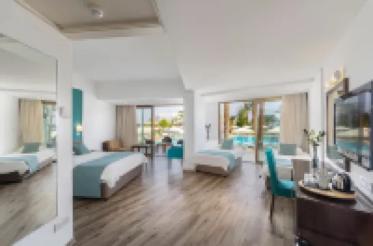 Crystal Springs Beach Hotel