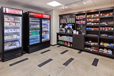 Candlewood Suites San Angelo TX by IHG Отели рядом с достопримечательностью «Интернешнел Уотерлили Коллекшен»