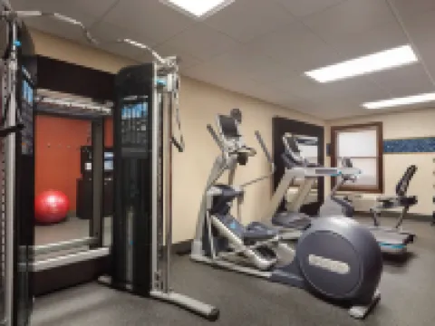 แฮมป์ตัน อินน์แอนด์สวีทส์ สปริงเดล โรงแรมในสปริงเดล