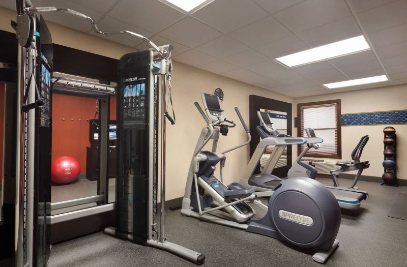Hampton Inn & Suites Springdale photo 2