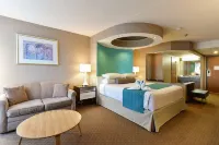 Howard Johnson Plaza by Wyndham by the Falls / Niagara Falls