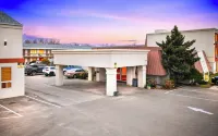 Niagara Lodge & Suites - parcheggio
