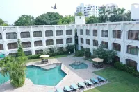 Welcomhotel by ITC Hotels, Alkapuri, Vadodara - Rooftop Pools