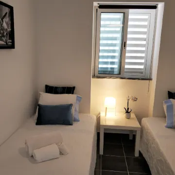 Sleep & Go Faro Airport Guest House