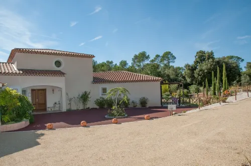 Le Mas Pinède Hotels in Lorgues