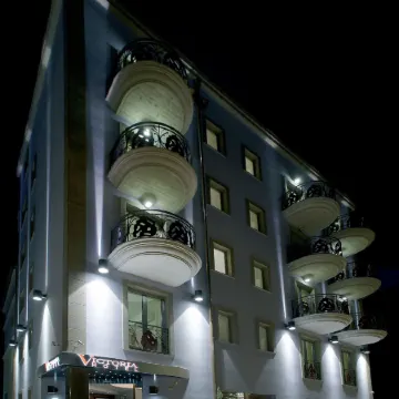 Victoria Hotel