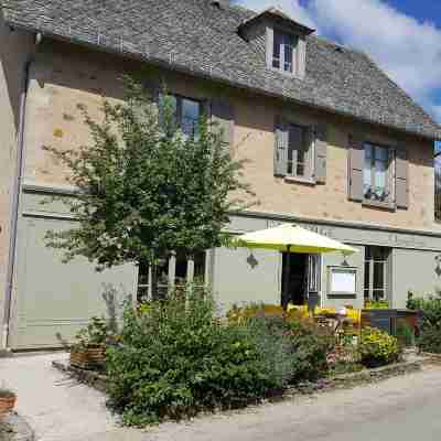 Auberge de Teissieres Hotel Exterior