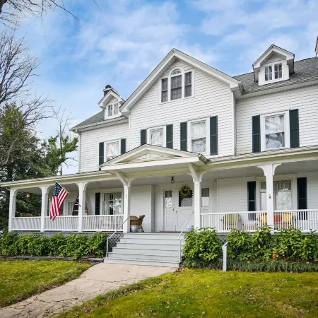 Love Lane Bed & Breakfast