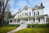 Love Lane Bed & Breakfast - 3-Star