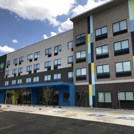 Tru by Hilton Cedar Rapids Westdale