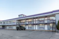 ナイツ イン ノース ベイ トラウト湖周辺のホテル