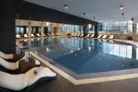 Avala Resort & Villas - Pool